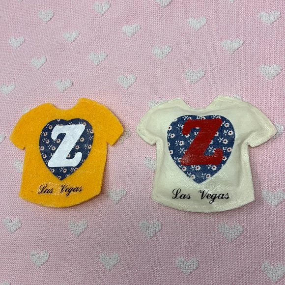 Vintage Other - Shirt shaped decorations with Z and Las Vegas/1 is magnet